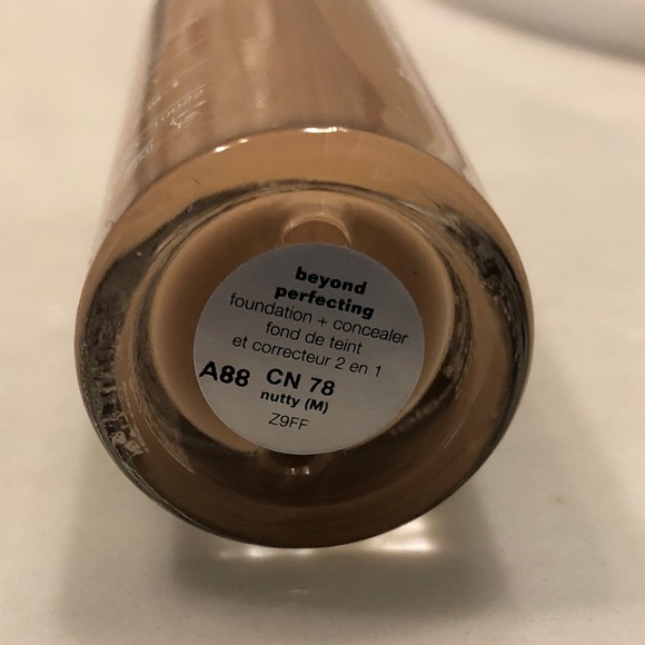 Clinique beyond perfecting foundation/concealer - Picture 2 of 2